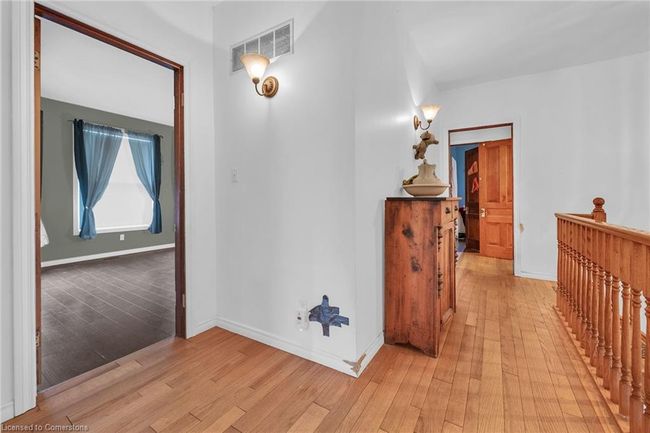 7 Robinson St S, House other with 6 bedrooms, 2 bathrooms and 8 parking in Grimsby ON | Image 37