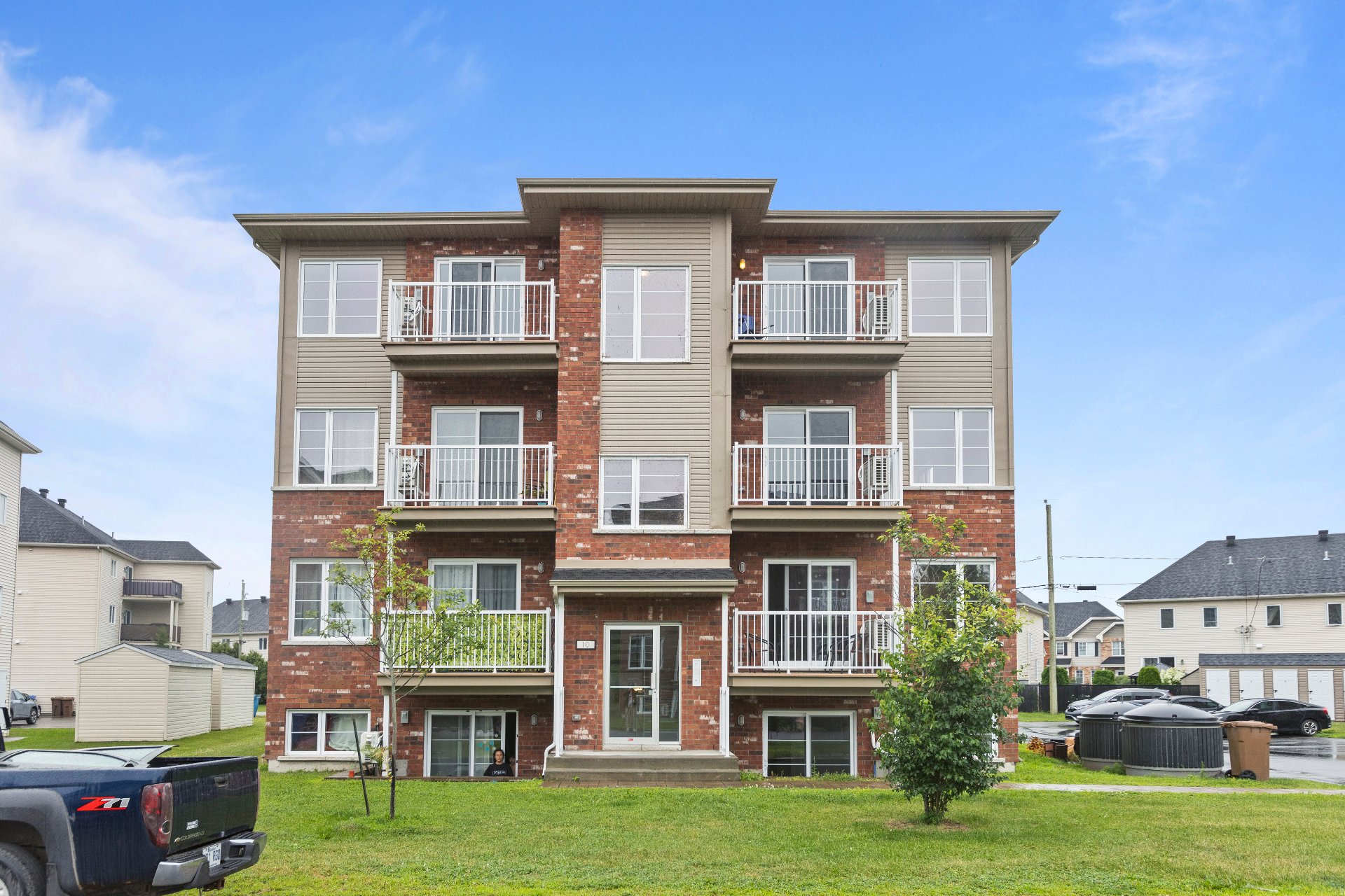 Residential Lease in Les Coteaux 4
