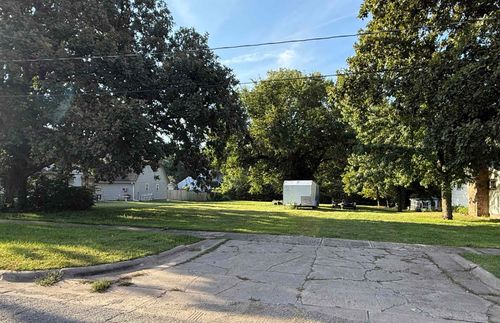 711 Weldon St, Marion, KS, 66861-1459 | Card Image