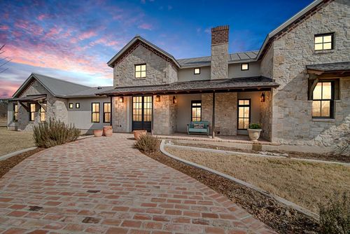 146 Metzger Rd, Fredericksburg, TX, 78624-3581 | Card Image