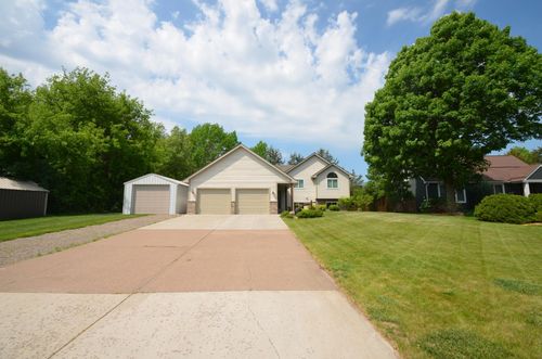 31066 Cedar Ridge Dr, Lindstrom, MN, 55045-8391 | Card Image