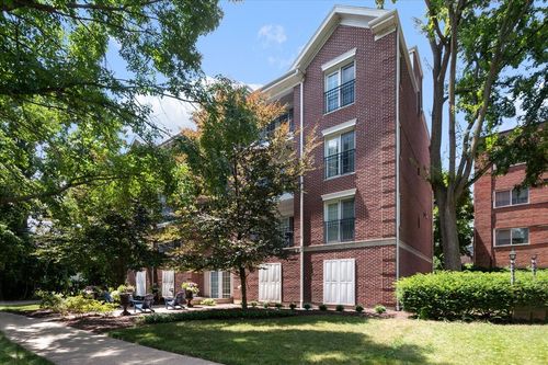 402-2536 Mcdaniel Ave, Evanston, IL, 60201-1426 | Card Image