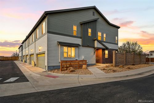 19585 E Sunset Cir, Centennial, CO, 80015-2887 | Card Image