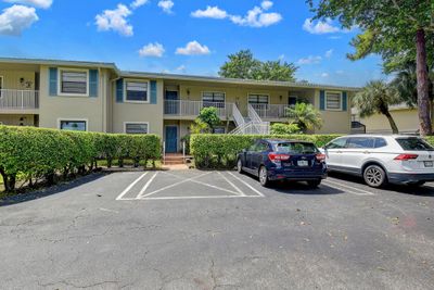 F - 18 Westgate Lane, Condo with 2 bedrooms, 2 bathrooms and null parking in Boynton Beach FL | Image 1