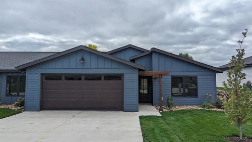 3917 Dorothys Ln, Spirit Lake, IA, 51360-3900 | Card Image