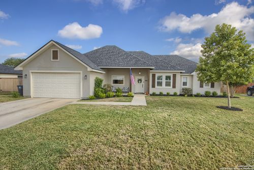806 34th St, Hondo, TX, 78861-3535 | Card Image