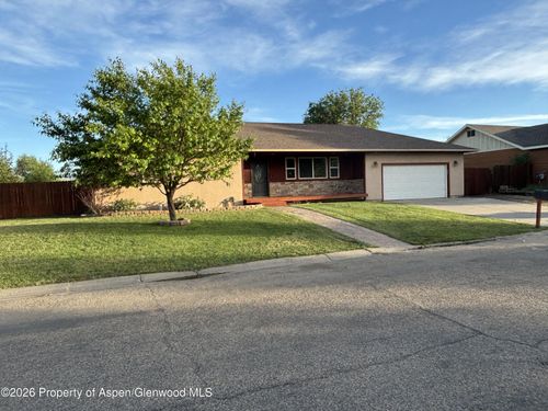 2038 Woodland Ave, Craig, CO, 81625-3571 | Card Image