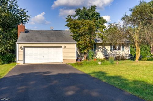29 1st St, Somerset, NJ, 08873-1326 | Card Image