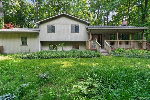 4200 Stockemer, White Lake, MI, 48383-1668 | Card Image