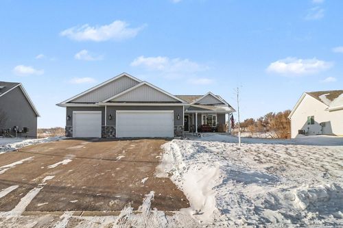 913 Mulberry Ave Ne, Montgomery, MN, 56069-4511 | Card Image