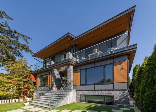 342 W 15th St, North Vancouver, BC, V7M1S5 | Card Image