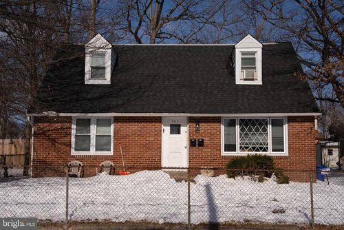 907 North St, COLLINGDALE, PA, 19023-3925 | Card Image