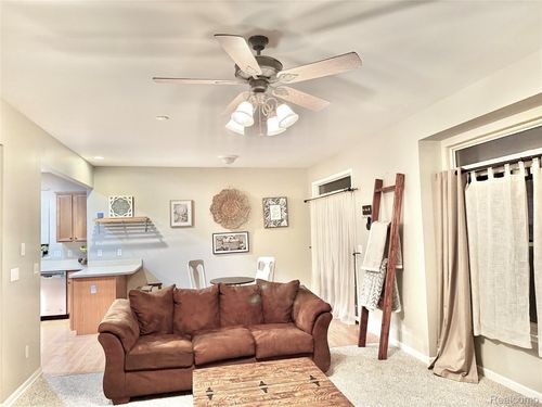 22357 Case Ct, Macomb, MI, 48044-6216 | Card Image