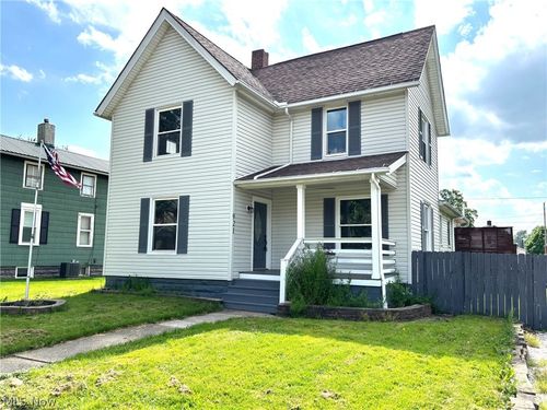921 6th St Sw, Massillon, OH, 44647-7803 | Card Image