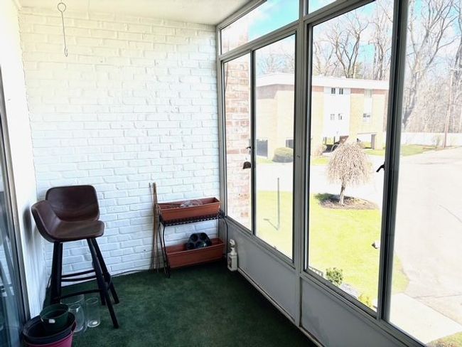 UNIT-82 - 32080 Grand River Ave, Condo with 2 bedrooms, 2 bathrooms and null parking in Farmington MI | Image 16