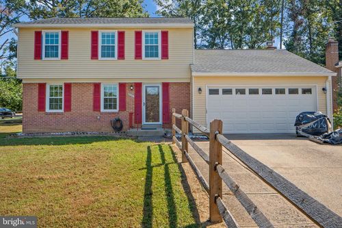 3301 Fallowfield Dr, FALLS CHURCH, VA, 22042-3404 | Card Image