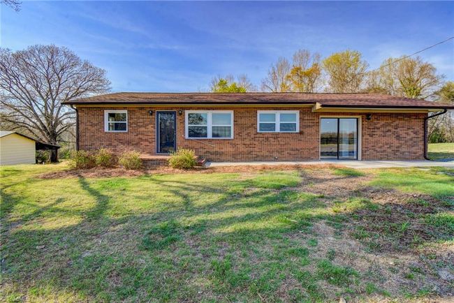 211 Riverside Cir, House other with 3 bedrooms, 1 bathrooms and null parking in Eden NC | Image 4