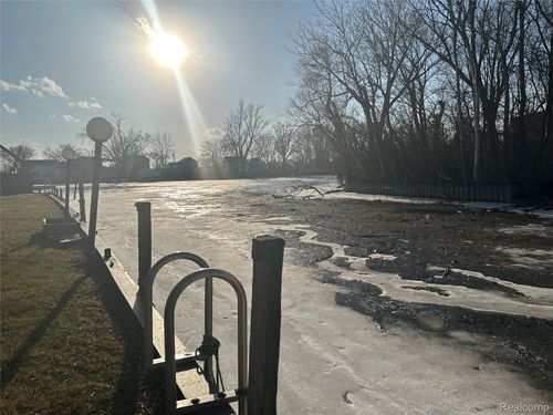 5986 Lily Patch Ct, Newport, MI, 48166-9725 | Card Image