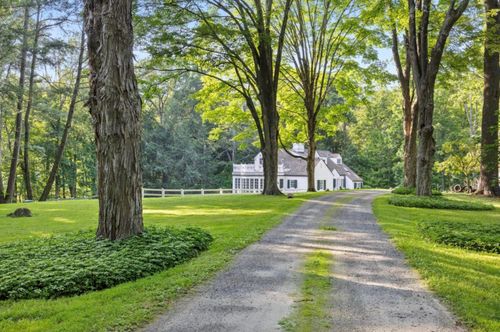 128 Beaver Dam Rd, Katonah, NY, 10536-3717 | Card Image