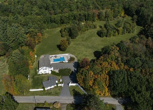 51 Pond St, Newton, NH, 03858-3415 | Card Image