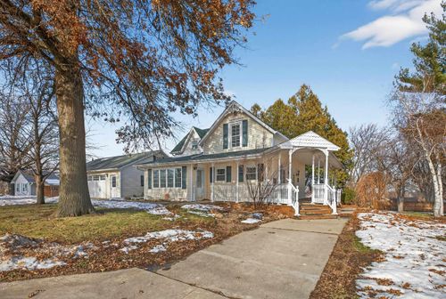 704 6th St, Traer, IA, 50675-1308 | Card Image