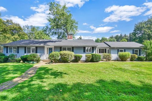 11 Sycamore Knls, South Hadley, MA, 01075-1141 | Card Image