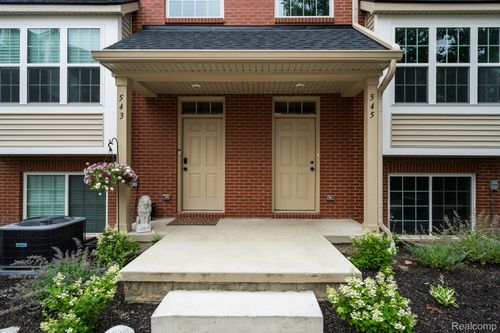 502 Village Ln, Milford, MI, 48381-1546 | Card Image