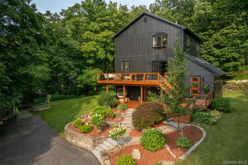 10 Holiday Ln, Greenwood Lake, NY, 10925-4318 | Card Image