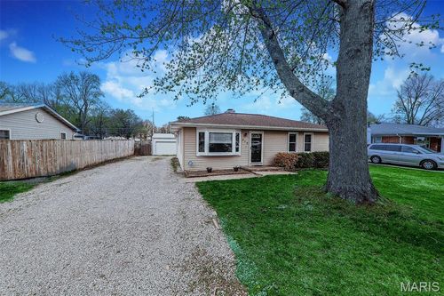 312 Frey Ln, Fairview Heights, IL, 62208-2823 | Card Image