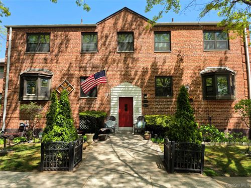 18-155-45 81 St. 81st St, Howard Beach, NY, 11414-2318 | Card Image