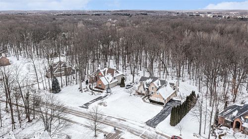 9858 Forest Ridge Dr, Clarkston, MI, 48348-4162 | Card Image