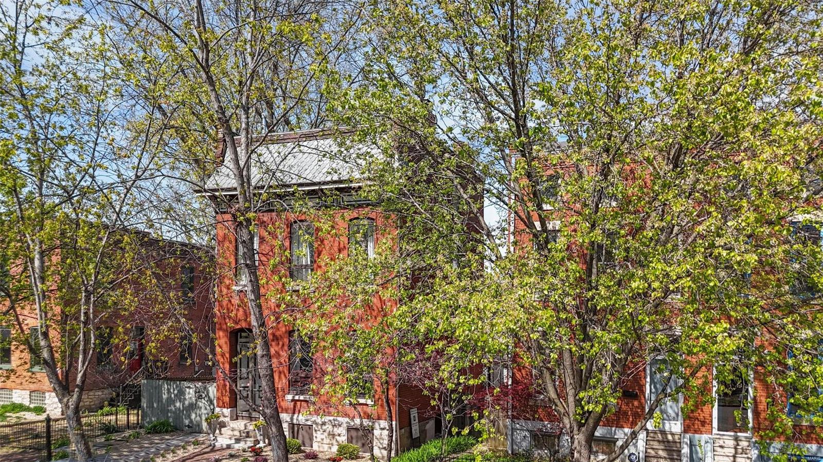 Hickory St, Saint Louis, MO 63104