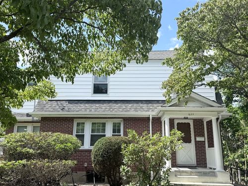 hs-1639 Washington St, Newton, MA, 02465-2229 | Card Image
