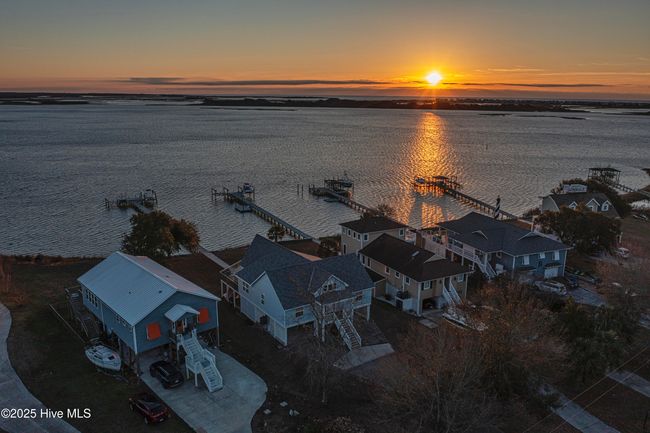 943 Chadwick Shores Dr, House other with 4 bedrooms, 4 bathrooms and null parking in Sneads Ferry NC | Image 56