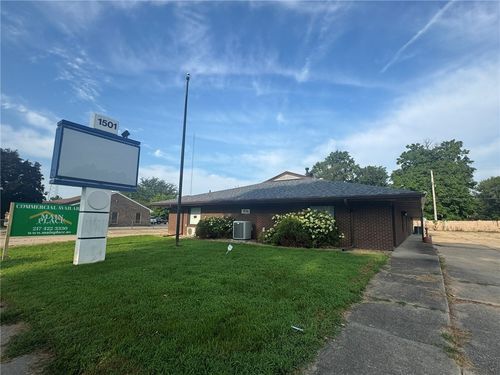 1501 N Water St, Decatur, IL, 62526-4441 | Card Image