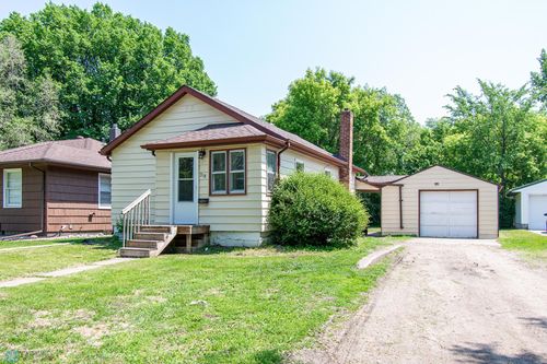 318 12th St N, Moorhead, MN, 56560-2247 | Card Image
