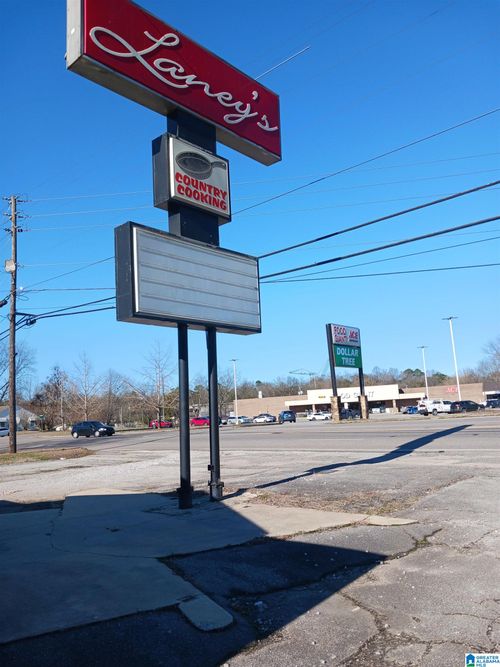 7601 Parkway Dr, Leeds, AL, 35094-4810 | Card Image