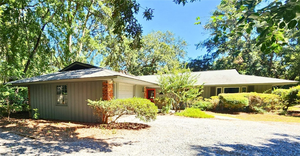Robbers Row, Hilton Head Island, SC 29928