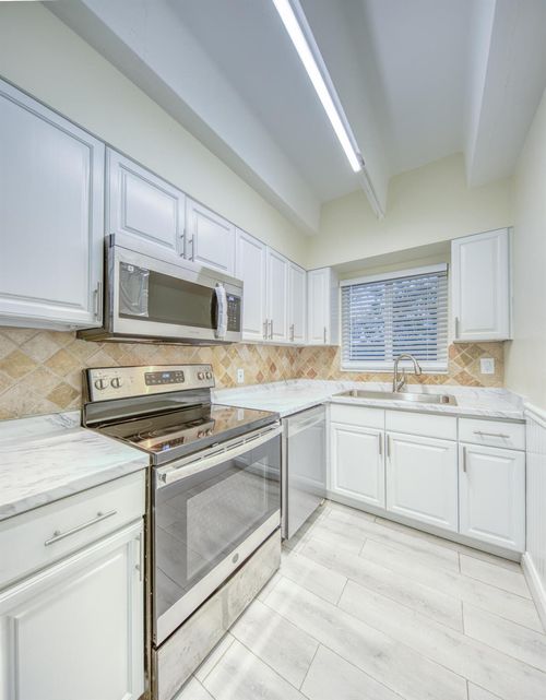 apt-3a-1520 Lake Ave, Lake Worth Beach, FL, 33460-3655 | Card Image