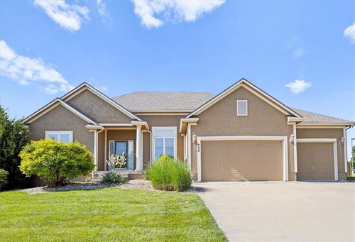 400 Se Stillwater Dr, Lees Summit, MO, 64063-5800 | Card Image