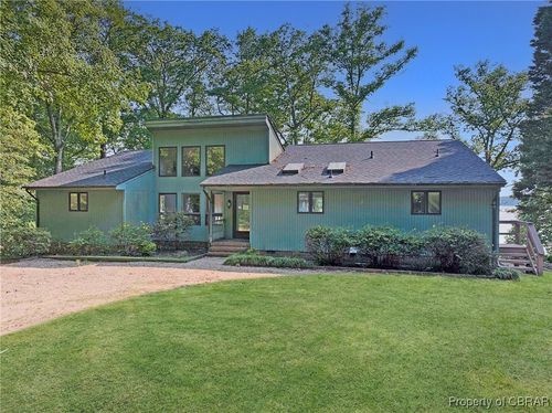 1061 Twiggs Ferry Rd, Hartfield, VA, 23071-3068 | Card Image