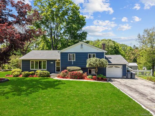 2463 Pine Grove Ct, Yorktown Heights, NY, 10598-3530 | Card Image