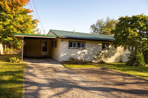 121 Haddix Blvd, Barryton, MI, 49305-9386 | Card Image