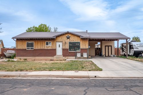 386 W Rosewood Cir, Cedar City, UT, 84721-9716 | Card Image
