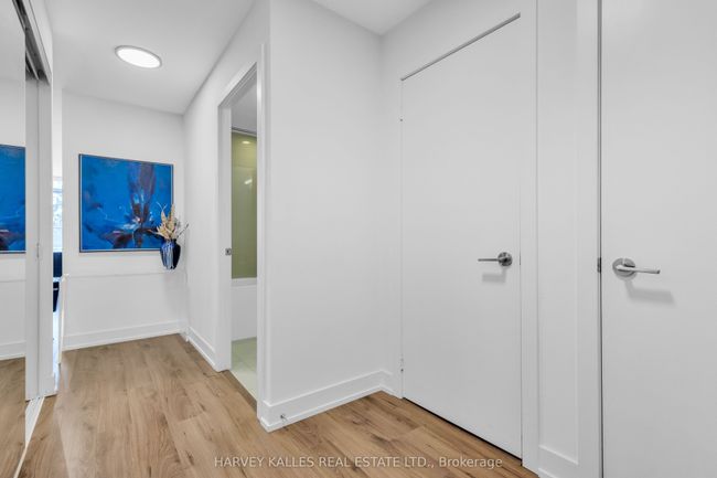 402 - 170 Chiltern Hill Rd, Condo with 2 bedrooms, 2 bathrooms and 1 parking in York ON | Image 5