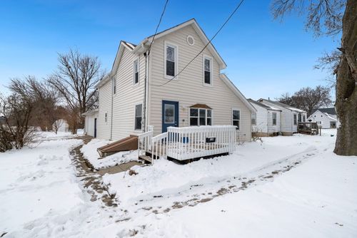 1104 S 4th St, Oregon, IL, 61061-2306 | Card Image