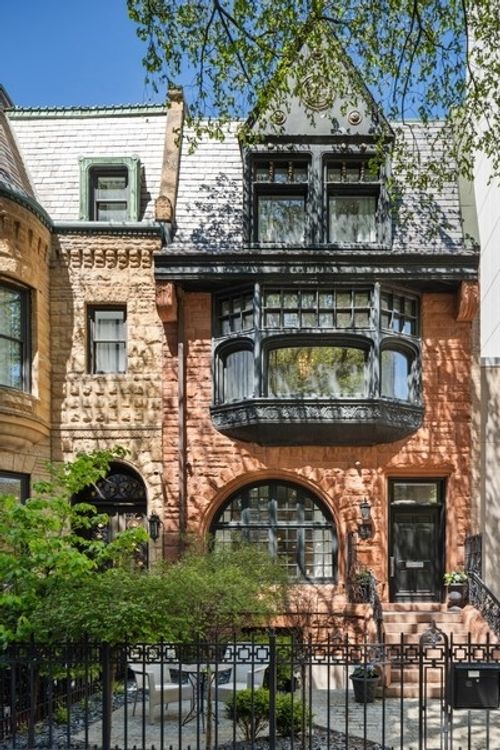 34 E Bellevue Pl, CHICAGO, IL, 60611-1111 | Card Image
