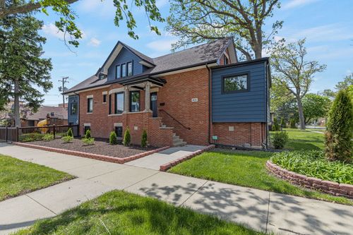 8531 Center St, River Grove, IL, 60171-1413 | Card Image
