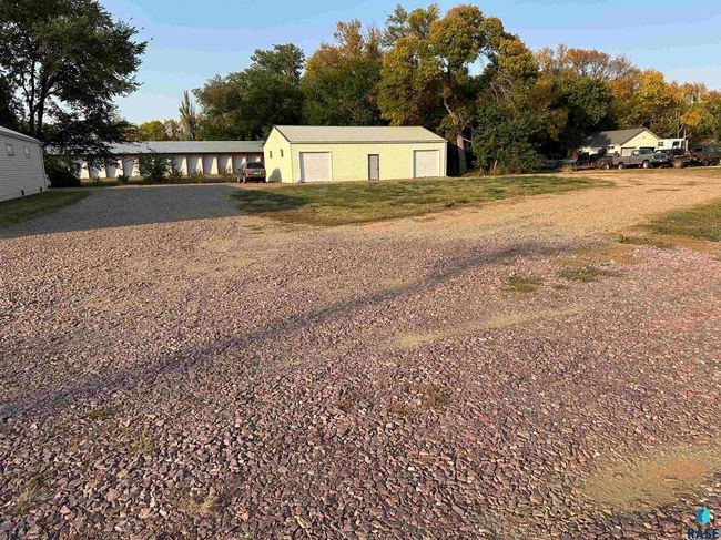 700 6th St, Home with 0 bedrooms, 2 bathrooms and null parking in Freeman SD | Image 6