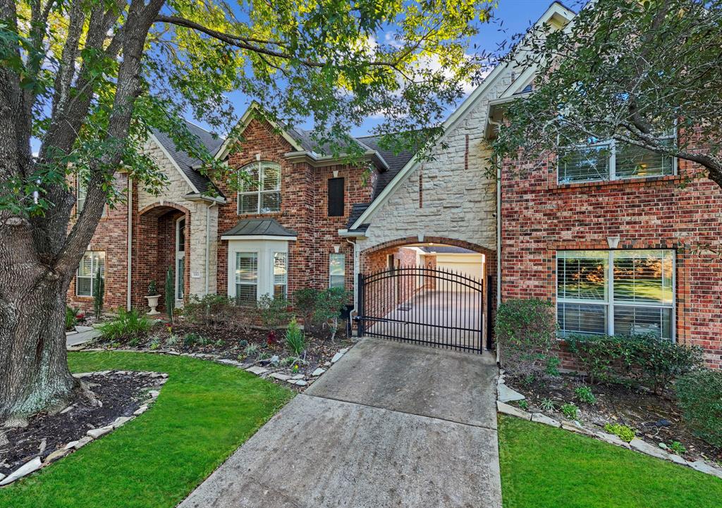 Earlington Manor Dr, Spring, TX 77379